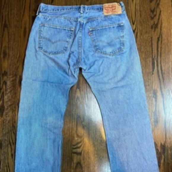 Levi's 501 Jeans - Picture 3 of 7